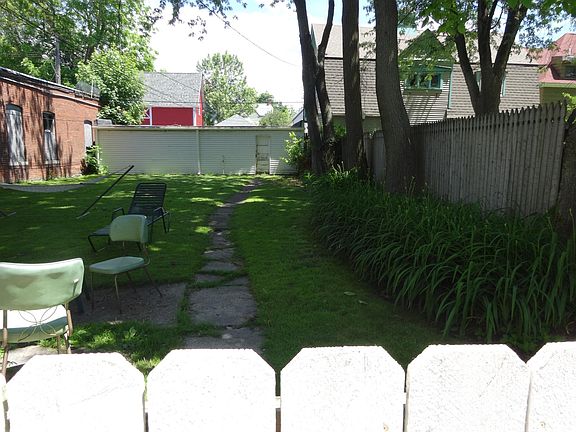 4th image of 467 Norwood Ave APT 1R