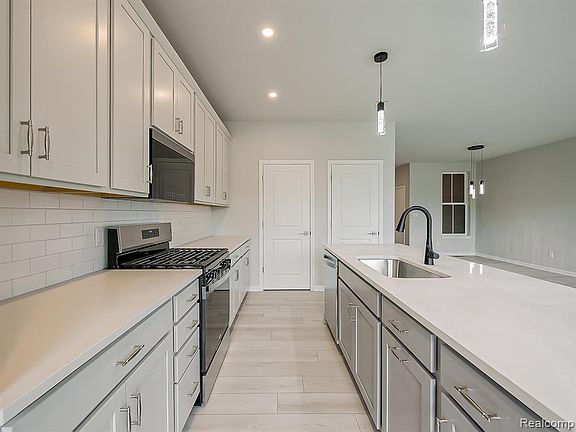 5th image of 49533 Coldwater Ridge Dr