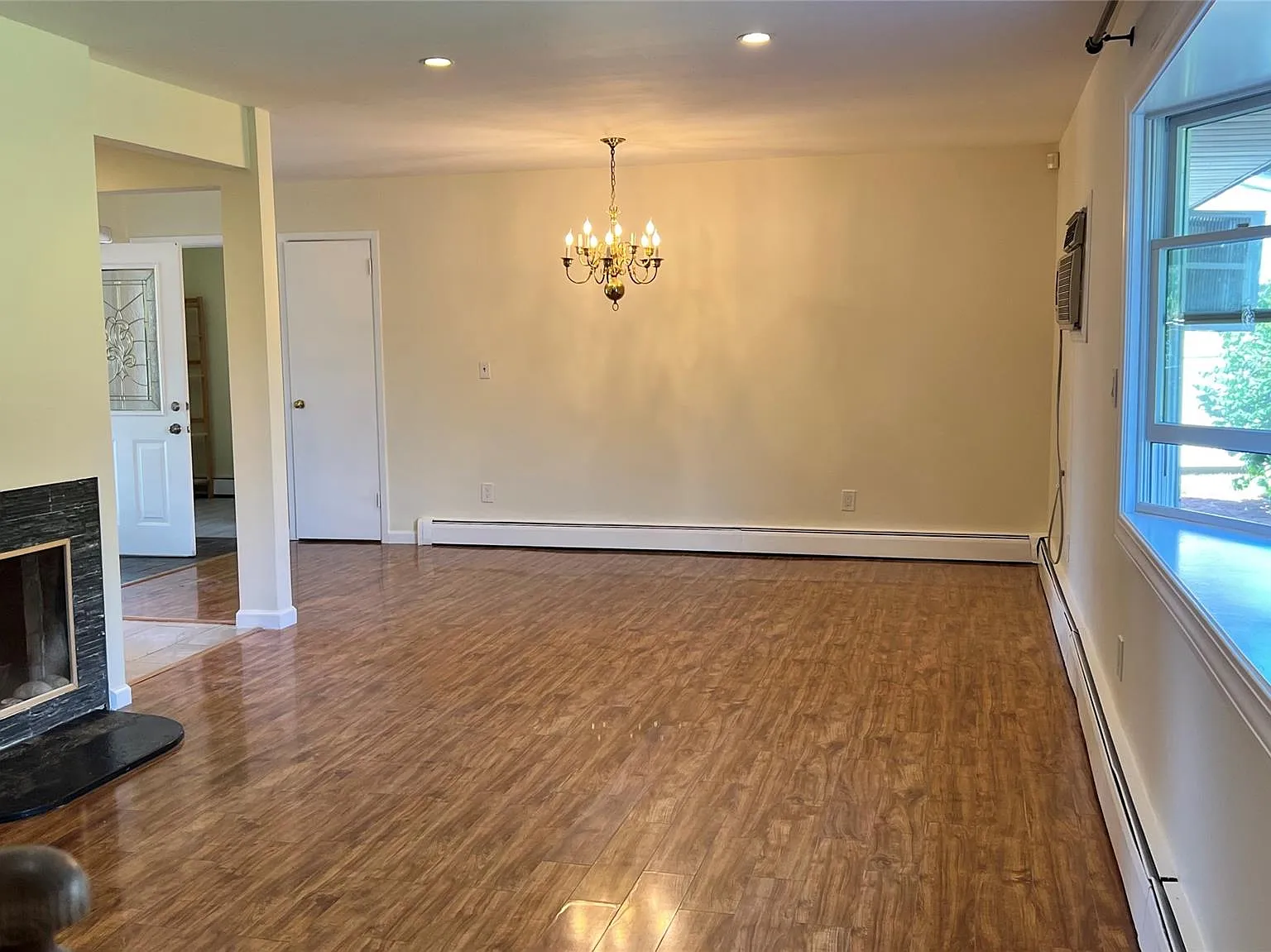 4 bed, 1.5 bath, 1747 sqft, $4,500 — Photo 4