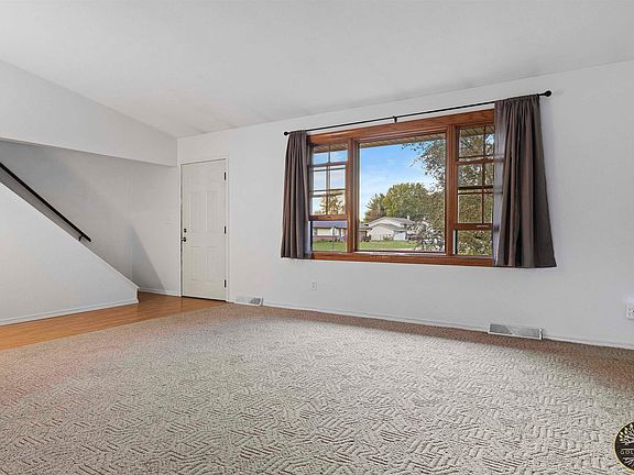 5th image of 823 Greglynn St