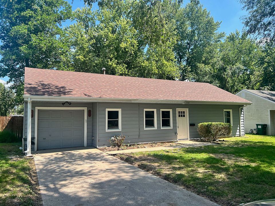 1st image of 1202 S Willow Ln
