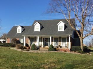 721 Honeysuckle Dr, Lebanon, KY 40033