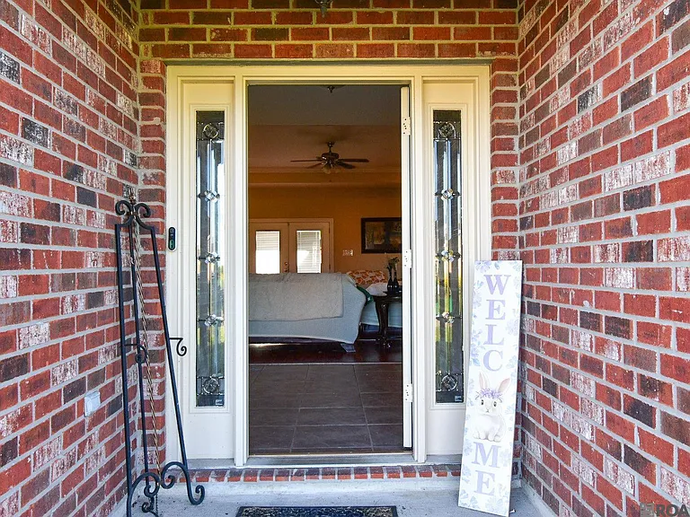 121 Therease Dr — Photo 8