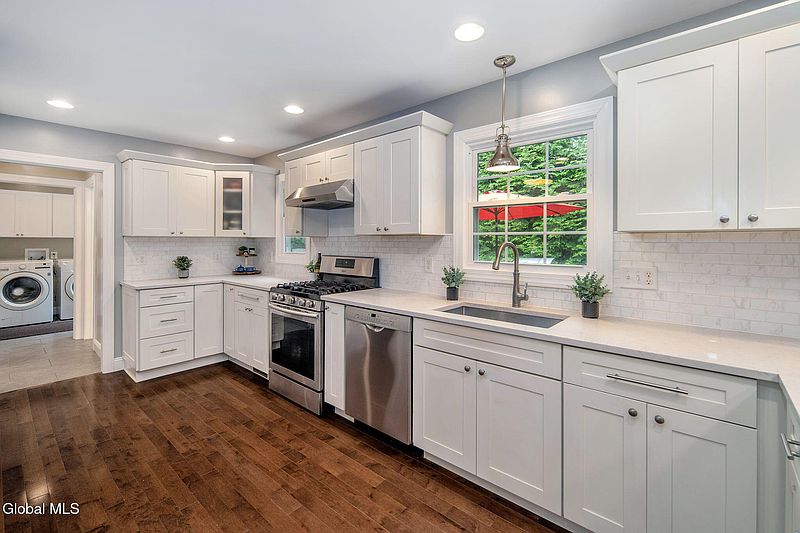 5th image of 58 Middlesex Drive