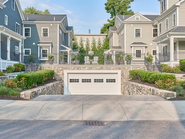 20 Dalby St #20, Newton, MA 02458