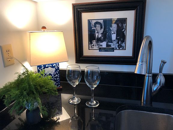 2nd image of 1470 Wood Ave APT 201