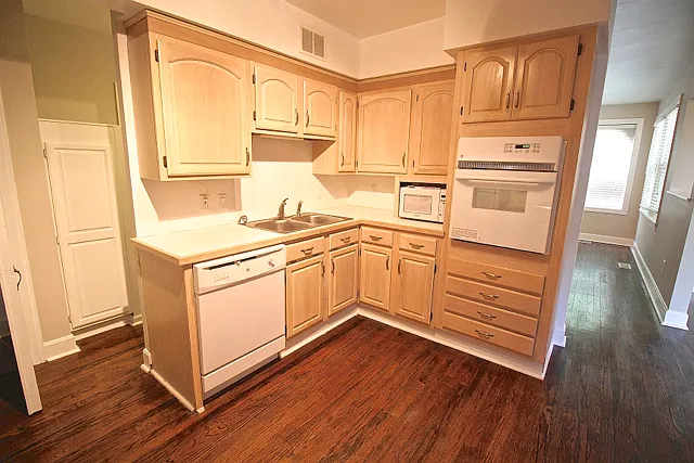 1115 W 49th St — Photo 22