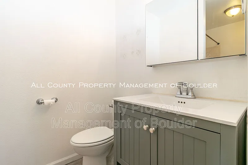 2 bed, 1.0 bath, 880 sqft, $2,100 — Photo 4