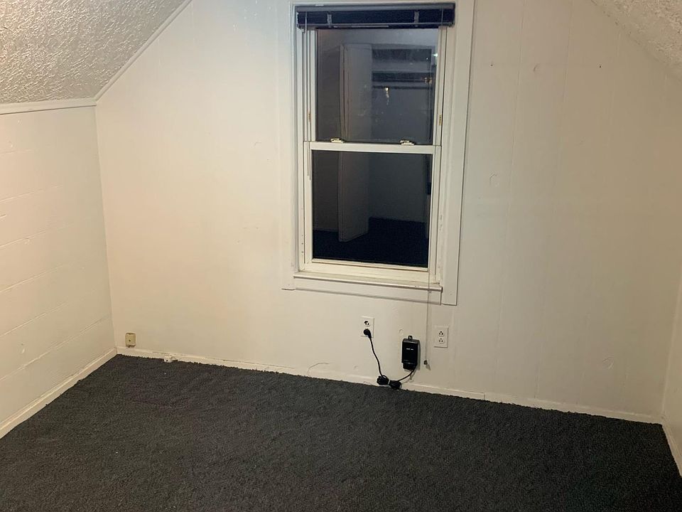 2nd image of 1300 L St