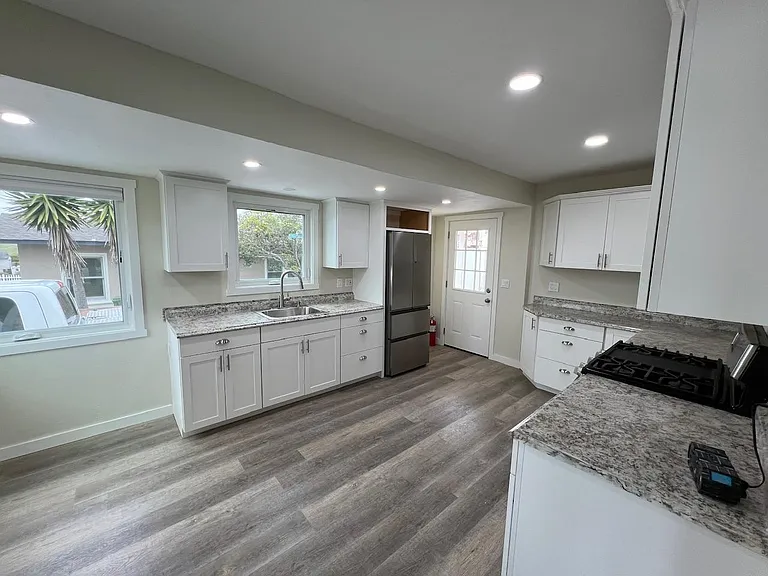446 Tulare Ave — Photo 13