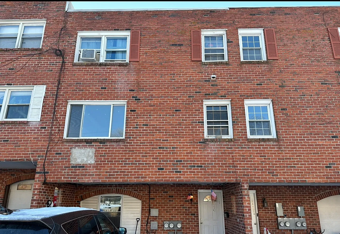 3 bed, 1100 sqft, $1,500 — Photo 1