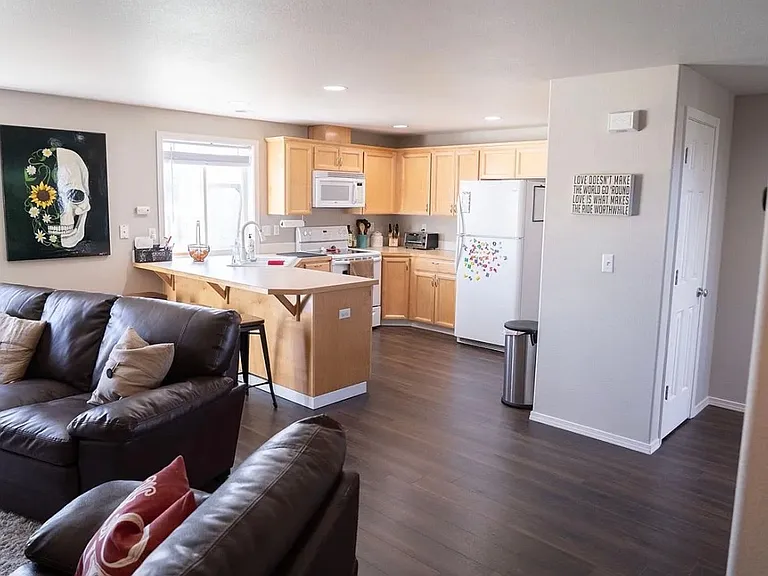 9315 W Caelen Ave — Photo 8