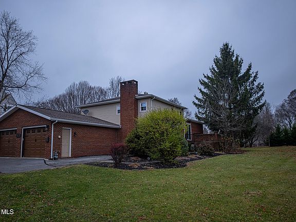2nd image of 729 W Milton St