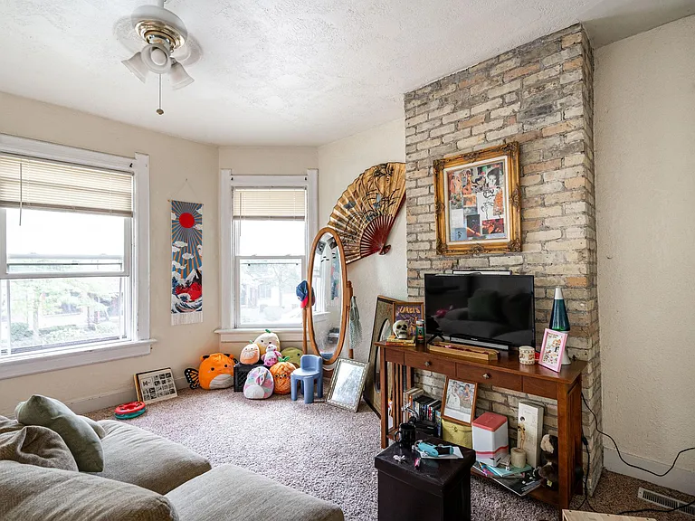 1627 N Farwell Ave #C — Photo 7
