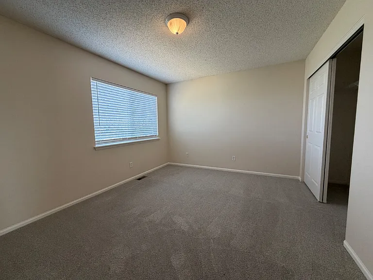 4054 Perth St — Photo 11