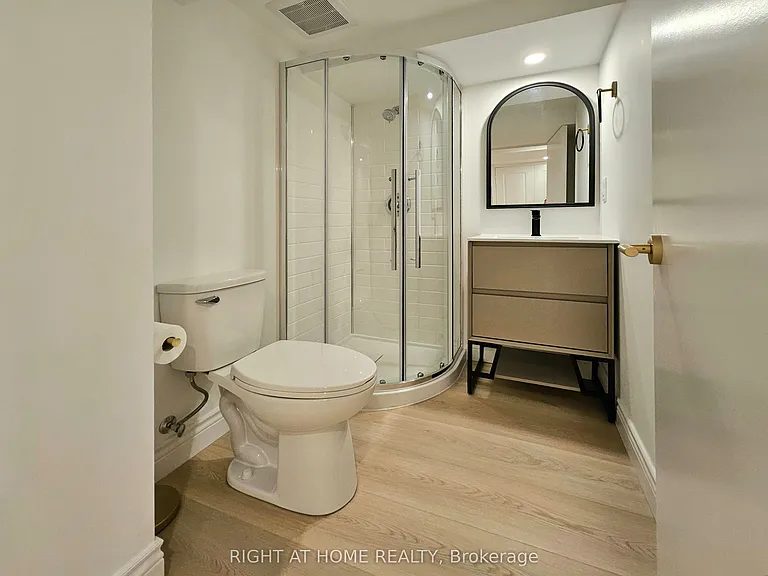 263 Keele St — Photo 13