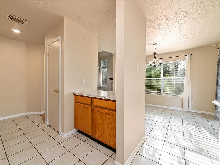 1934 Pincher Creek Dr — Photo 19