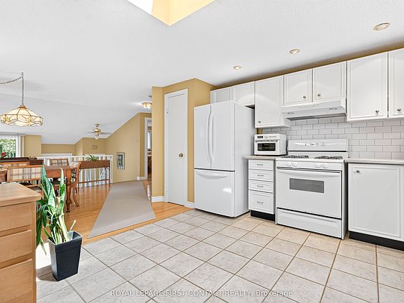 4th image of 180 Burns Cir