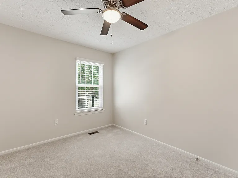 2401 W Rosecroft Village Cir — Photo 17
