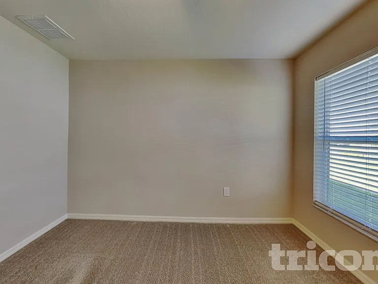 505 Interlock St — Photo 11