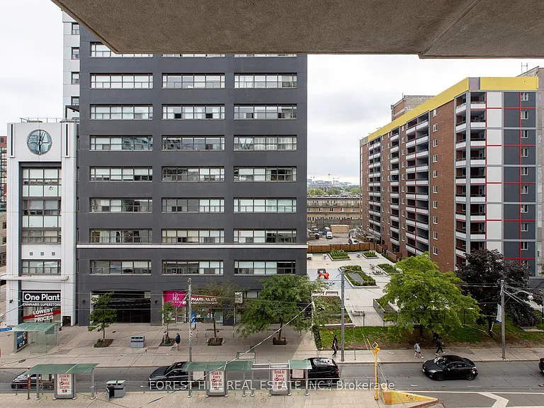 95 Bathurst St #522 — Photo 26