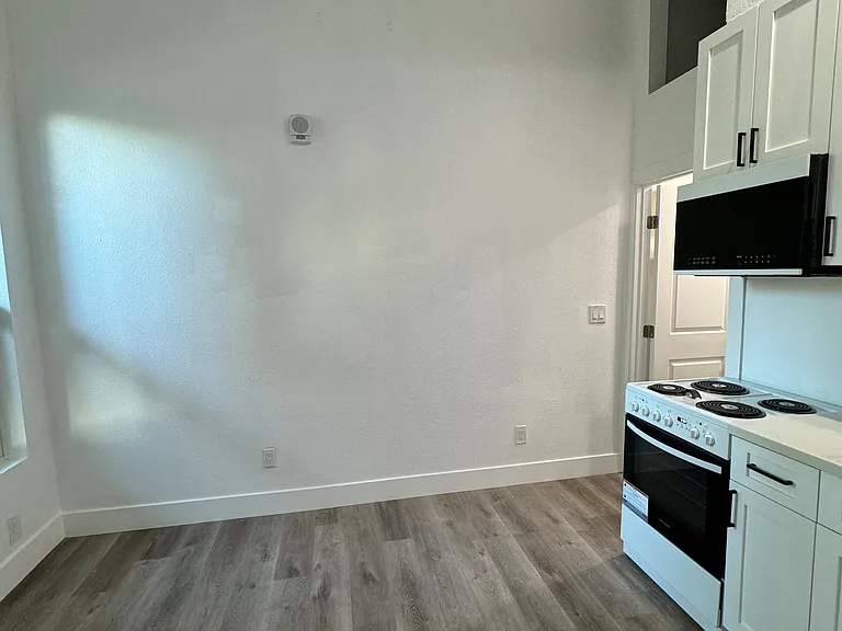 420 W San Fernando St #11 — Photo 6