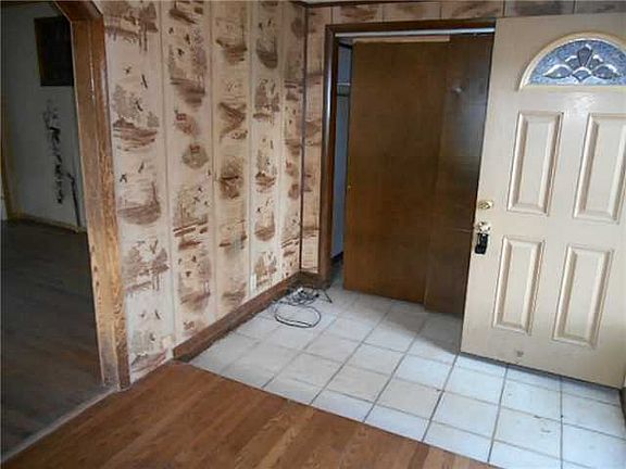 2nd image of 3535 Goodrich Ave