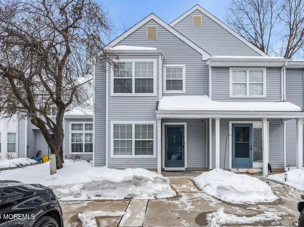 401 Hampton Court #15-7, Manalapan, NJ 07726