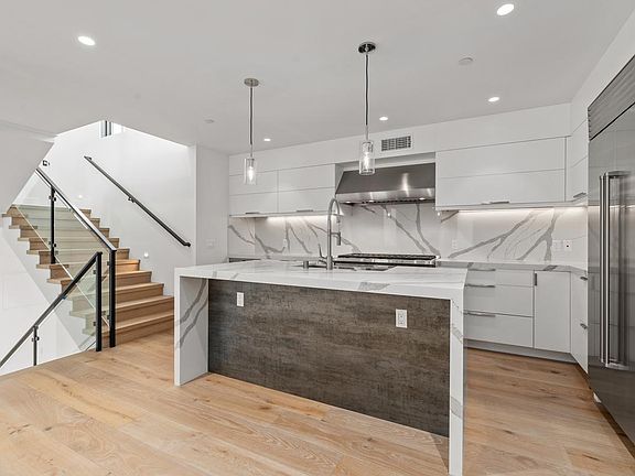 5th image of 508 1/2 Marigold Ave