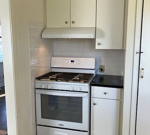 4th image of 3634 Gaspar Dr