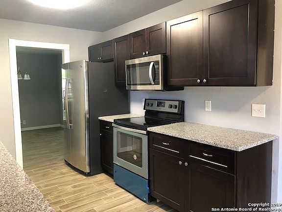 5th image of 3445 Meadow Head Dr