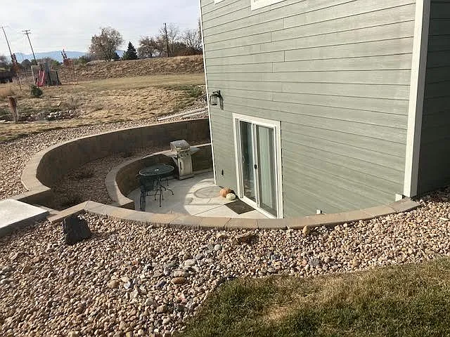 Patio & Entrance