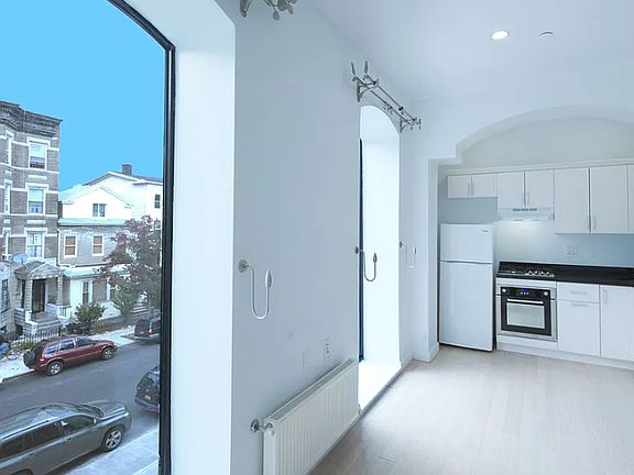 4th image of 78 Herkimer St APT 307
