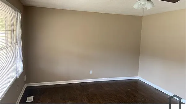 2500 Rochell Dr NW — Photo 13