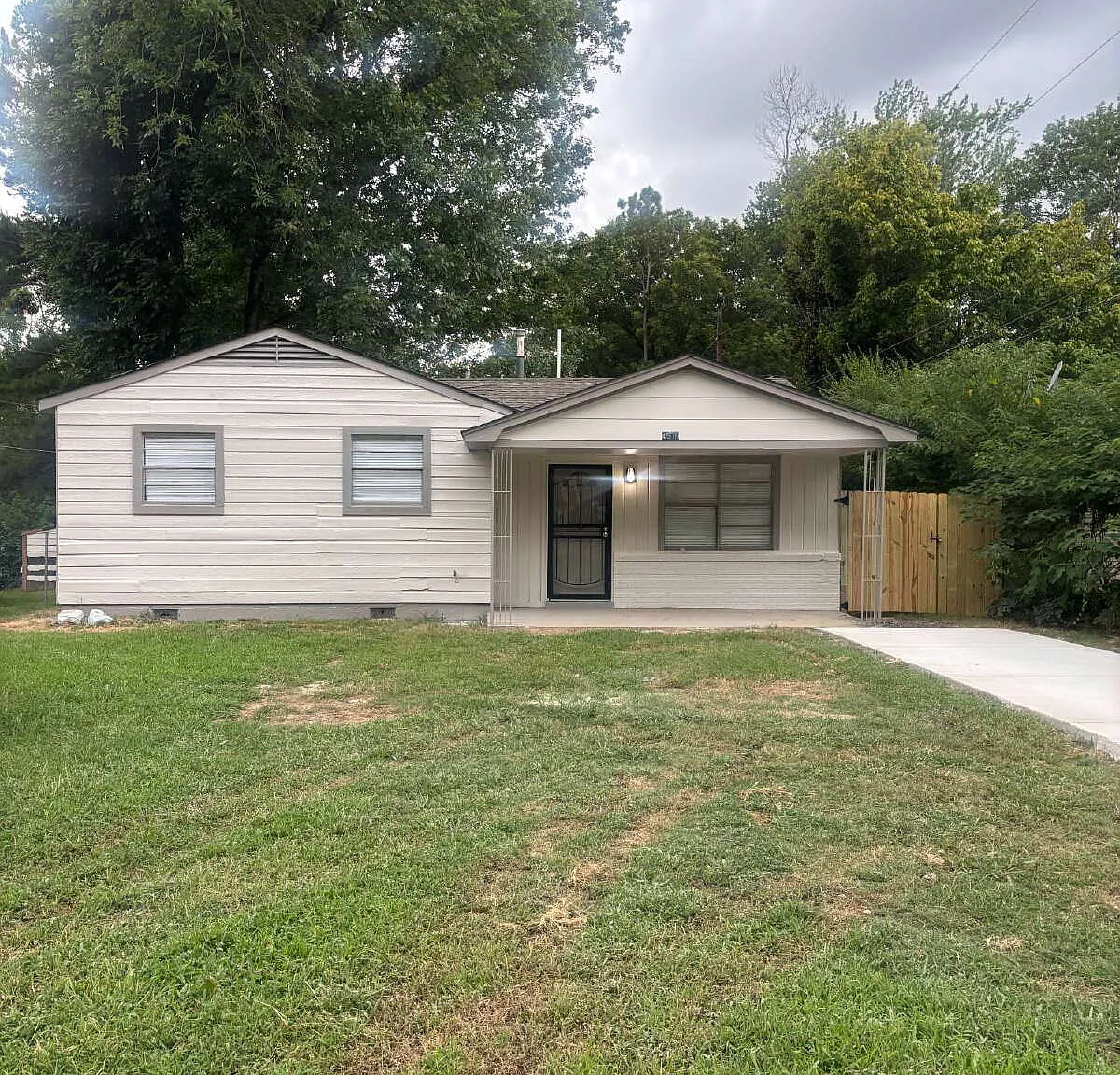 3 bed, 2.0 bath, $1,350 — Photo 1