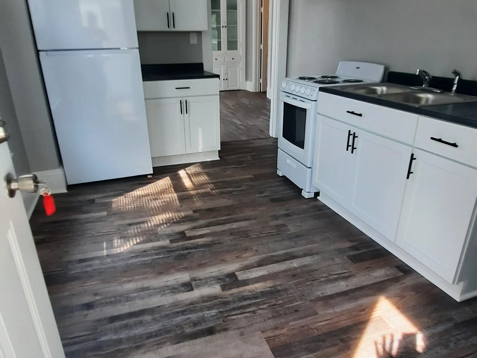 1216 N Central Ave — Photo 3