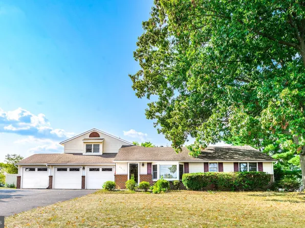 2915 Reifsnyder Rd, Gilbertsville, PA 19525