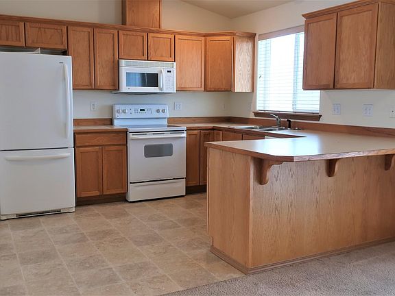 3rd image of 1289 Canyon Ct