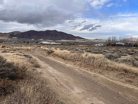 3rd image of 3555 Paiute St