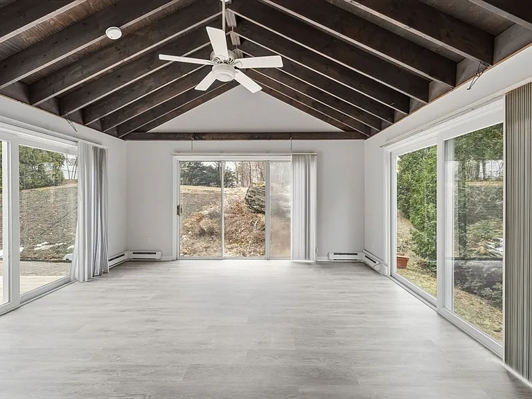 38 Juniper Ln — Photo 3