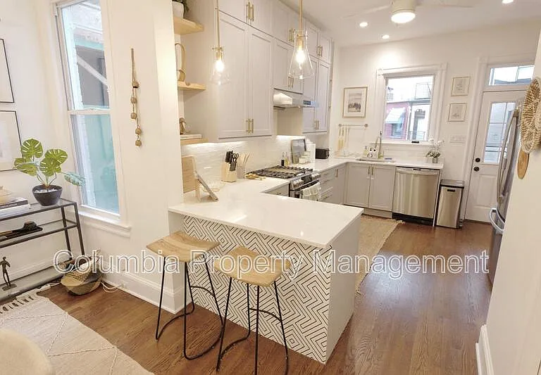 11 Q St NE — Photo 14