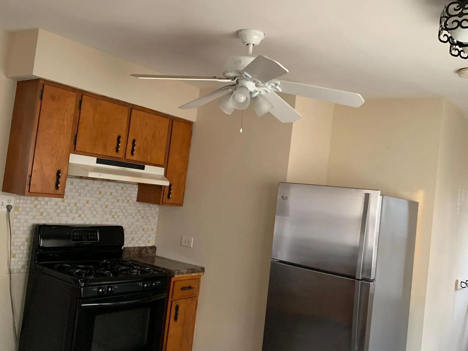 1 bed, 1100 sqft, $900 — Photo 3