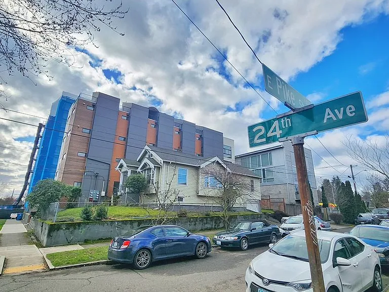 1431 24th Ave #E — Photo 2