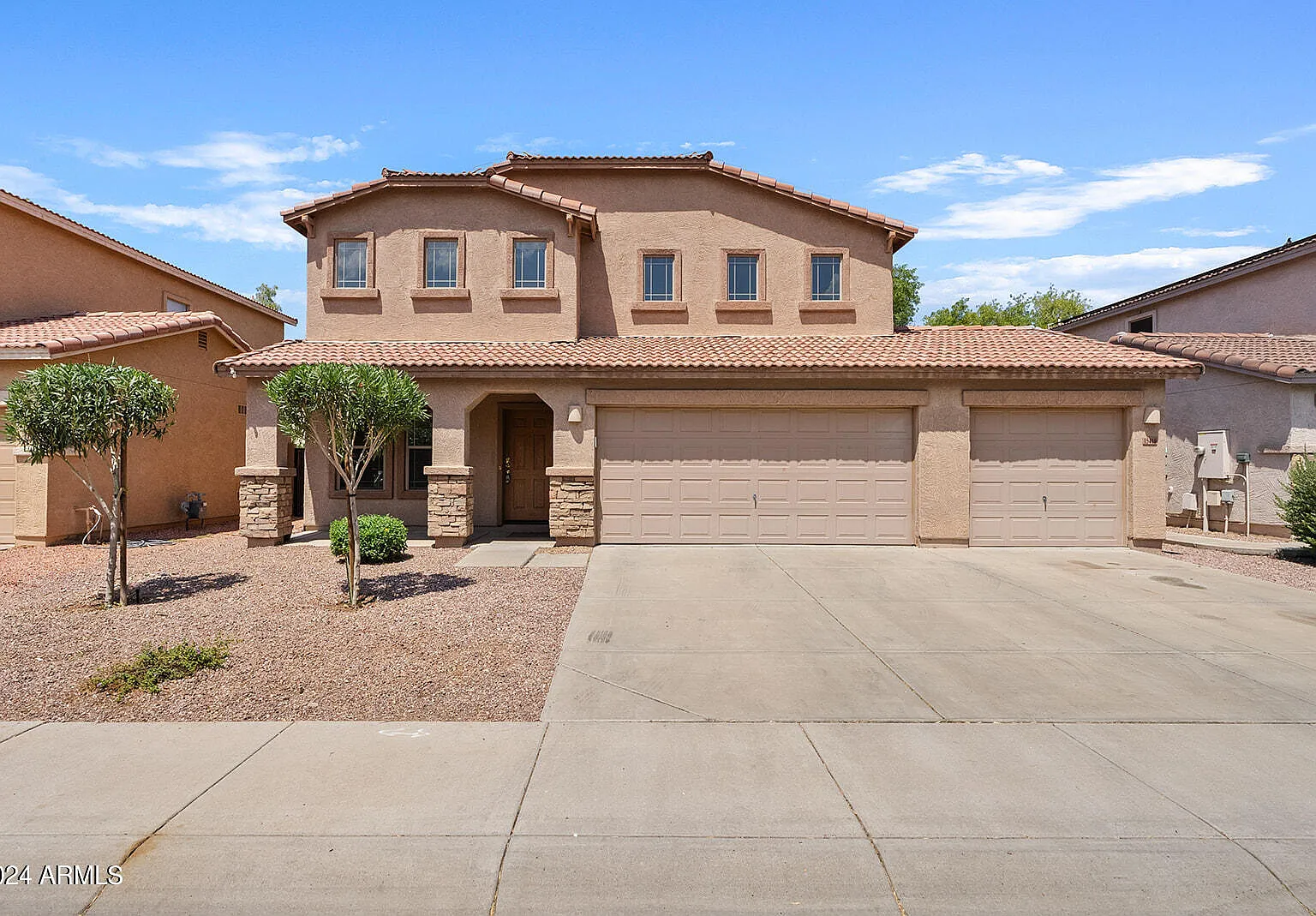 4 bed, 3.0 bath, 3389 sqft, $2,500 — Photo 1