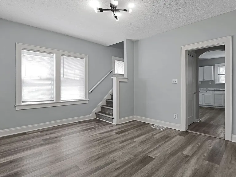 41-43 N Huron Ave — Photo 10