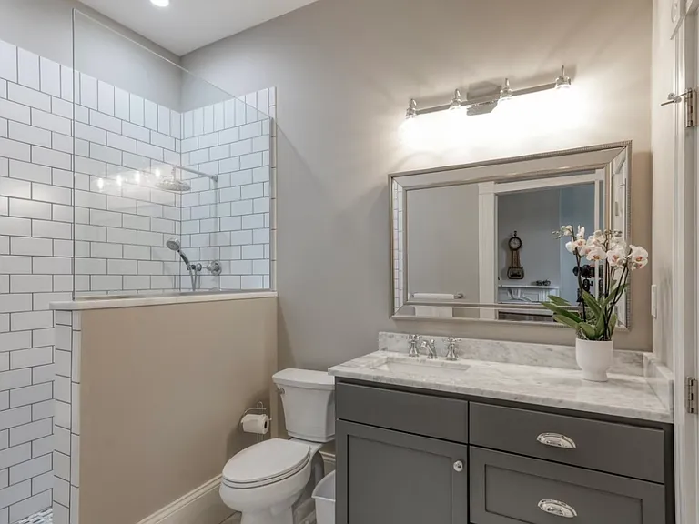 1623 Rosewood Ave — Photo 24