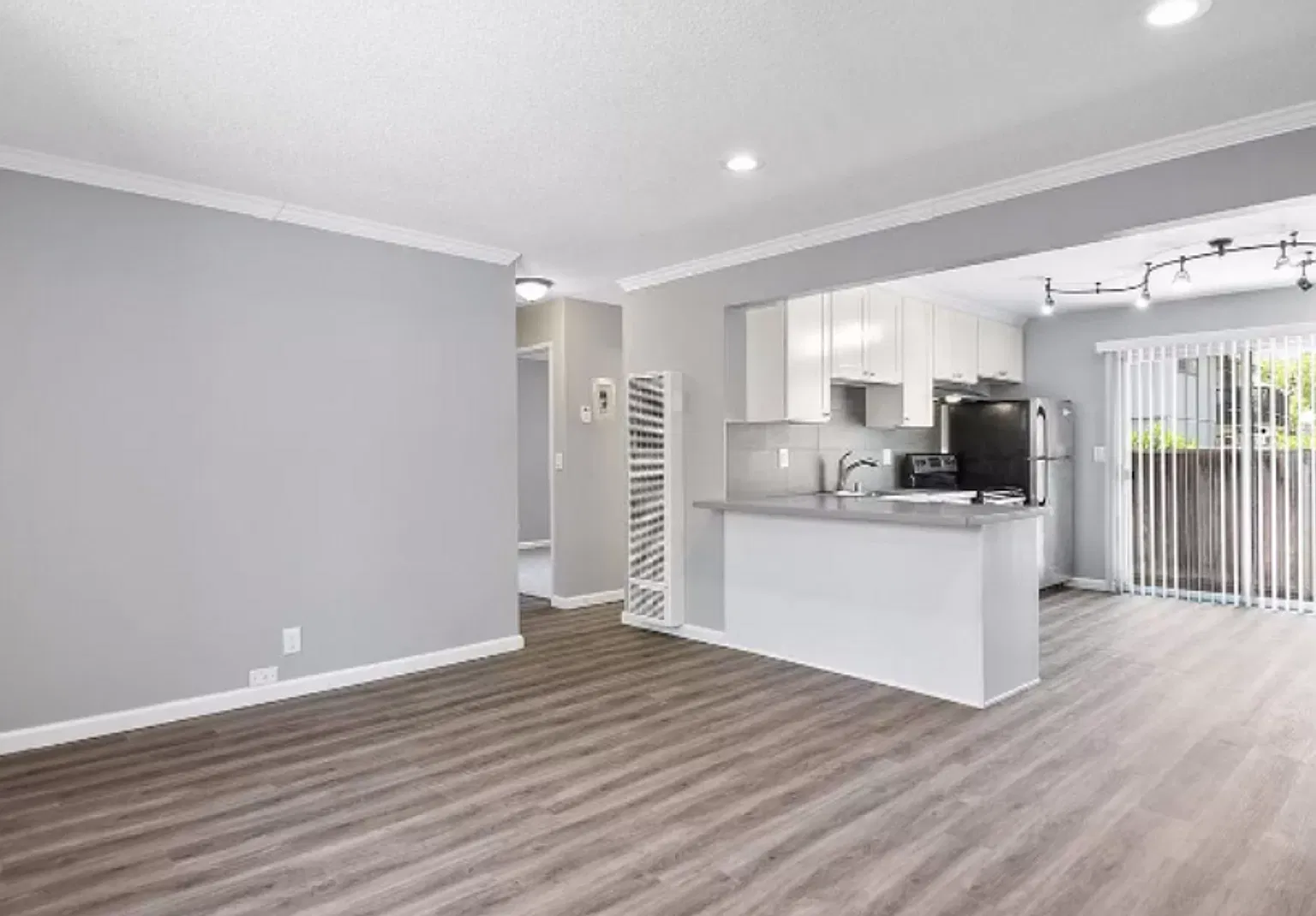 37 Sherland Avenue — Photo 3