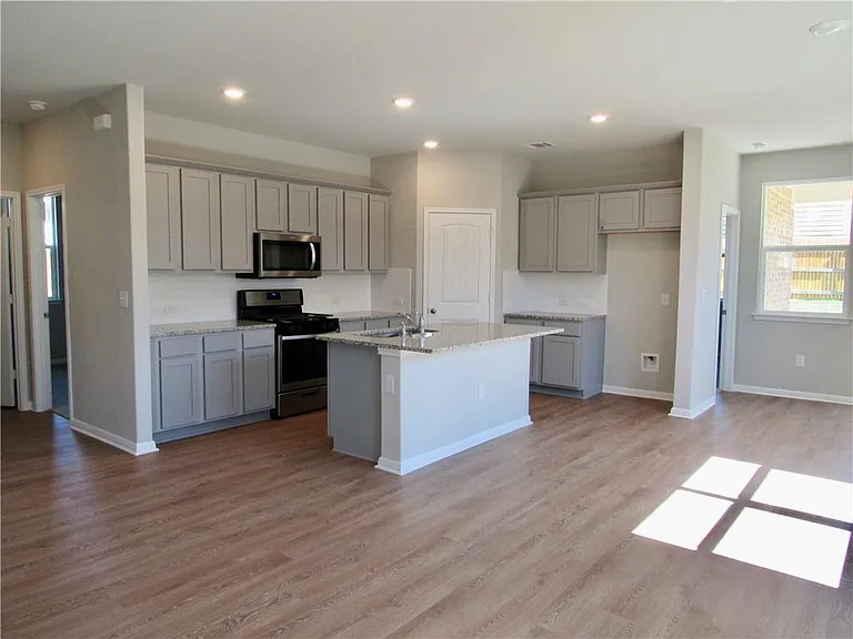 620 Otto Ave — Photo 6