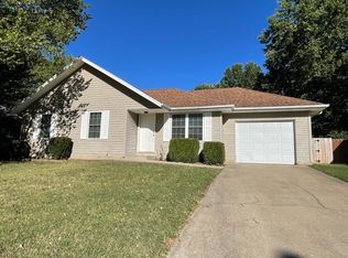 5660 S Stonegate Ave, Springfield, MO 65810