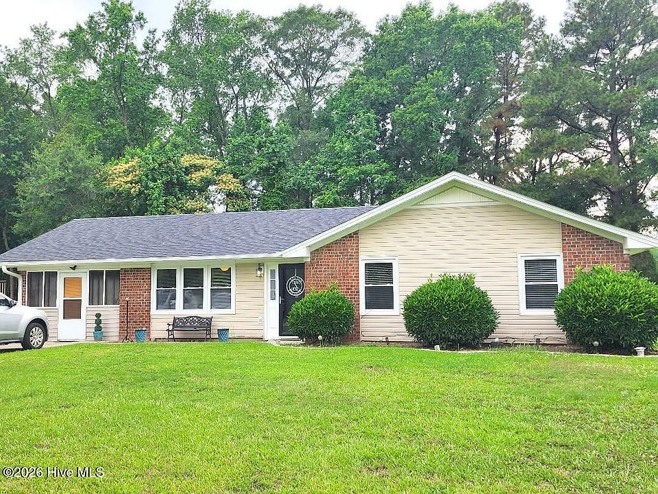 1st image of 102 Fox Run Circle